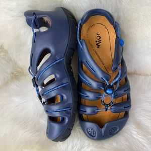 Mion men’s water sandals size 10!